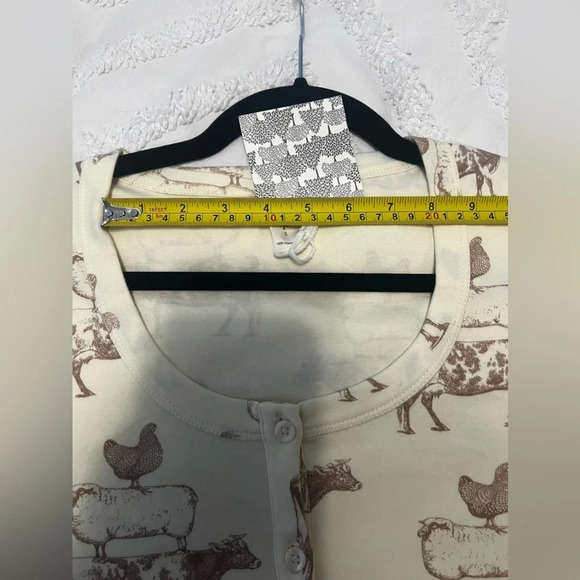 NWT Women’s Kate Quinn Stacked Animal Tshirt - Picture 6 of 8